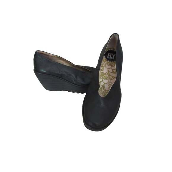 Fly London Shoes - Fly London Black Leather Yoza Slip On Wedge Platform Shoes in Size 39 or  8.5 US
